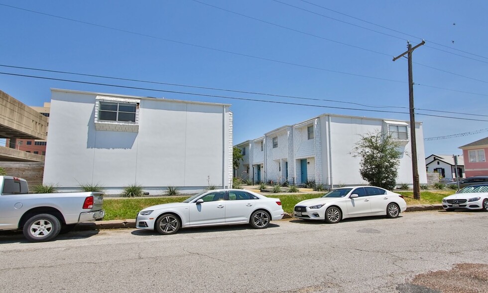 928 Post Office St, Galveston, TX for sale - Building Photo - Image 3 of 6