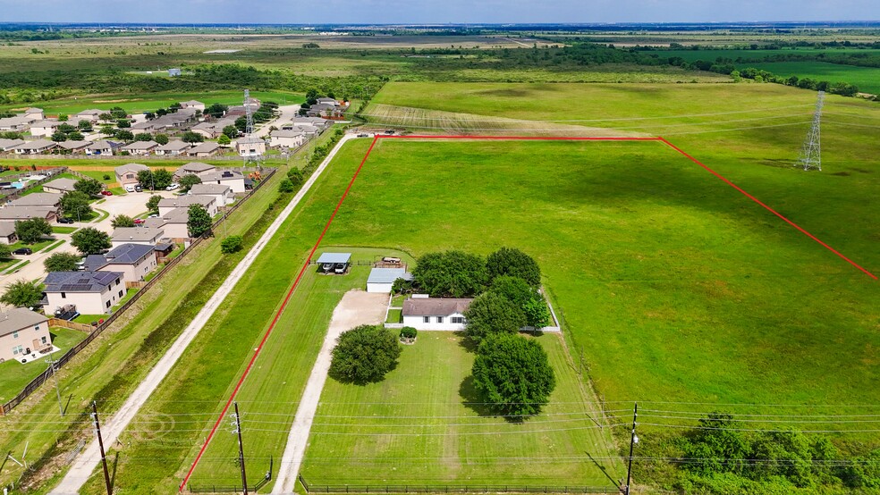 16070 Warren Ranch Rd, Hockley, TX for sale - Primary Photo - Image 1 of 33