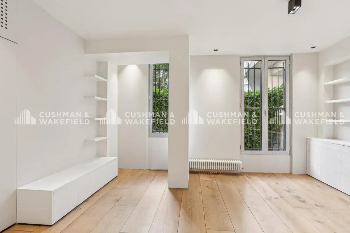 Office in Boulogne-Billancourt to rent Interior Photo- Image 1 of 10