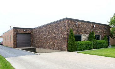 101 S Lively Blvd, Elk Grove Village, IL for sale Building Photo- Image 1 of 40