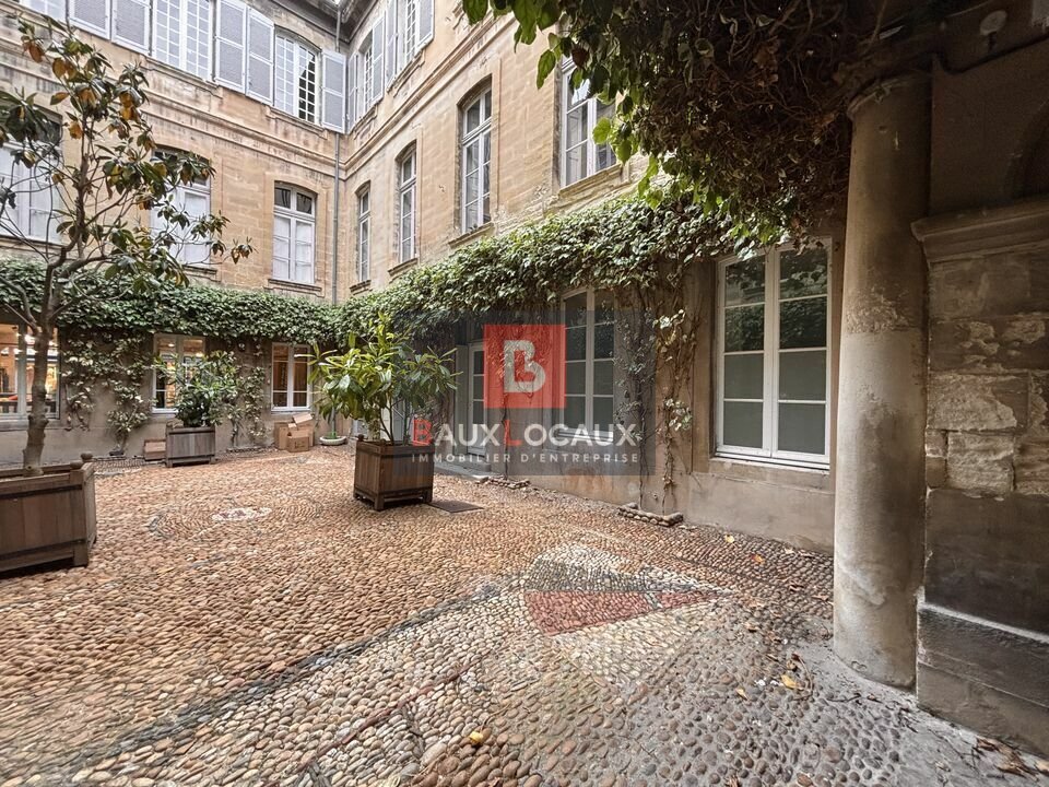 Office in Avignon for sale Building Photo- Image 1 of 4