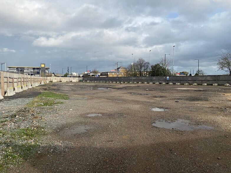 27 Meridian Way, London for sale - Building Photo - Image 1 of 1