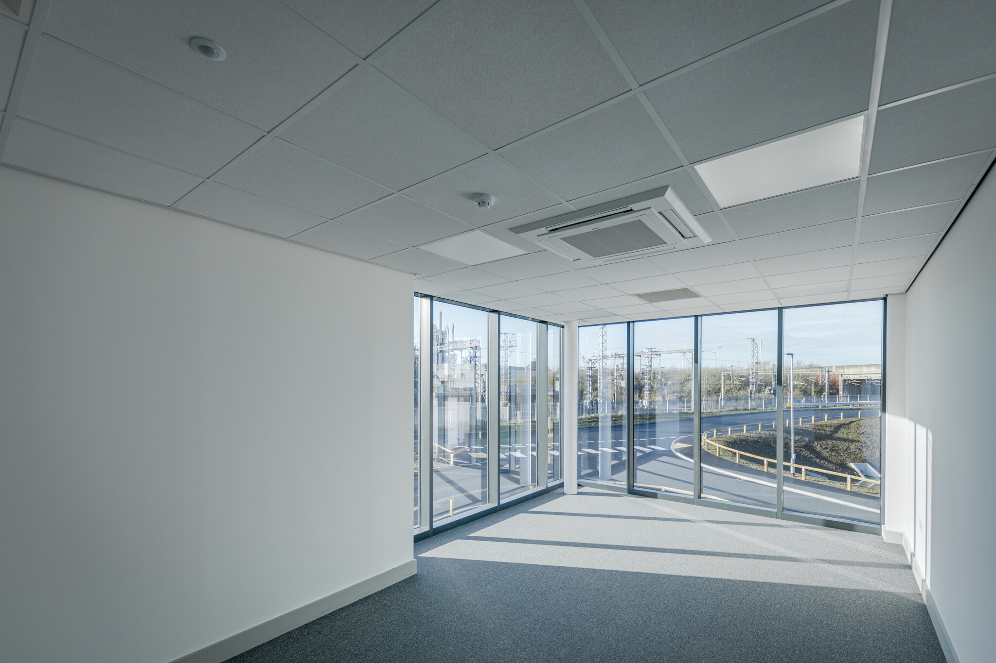 Frog Hall Ln, Rugby to rent Building Photo- Image 1 of 4