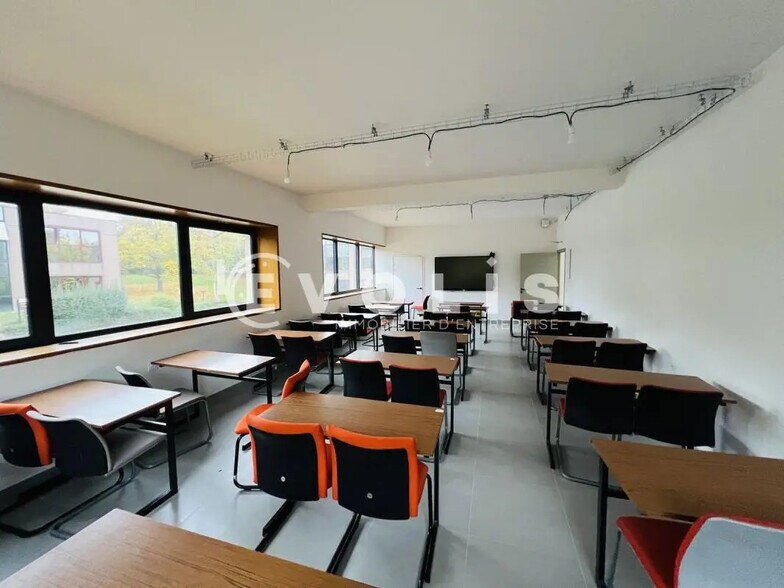 6 Allée Hendrik Lorentz, Champs-sur-Marne to rent - Interior Photo - Image 2 of 6