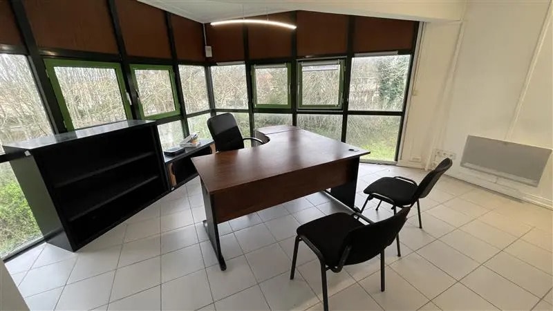 Office in Lognes to rent Interior Photo- Image 1 of 10