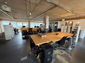 2-10 Hertford Rd, London to rent Interior Photo- Image 2 of 3