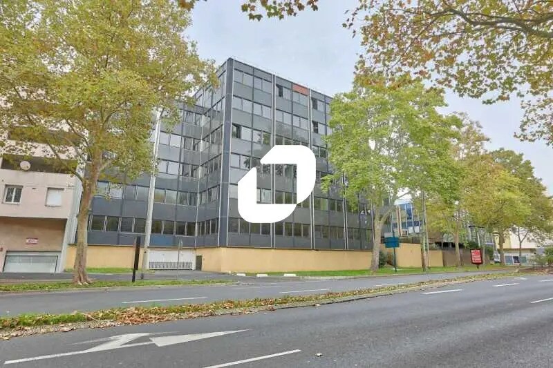 Office in Évry-Courcouronnes to rent Primary Photo- Image 1 of 22