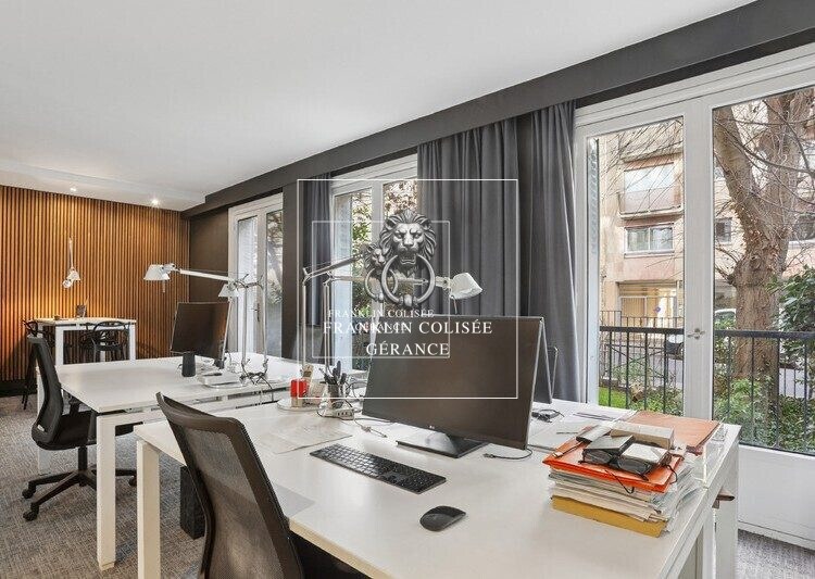Office in Boulogne-Billancourt for sale Interior Photo- Image 1 of 15