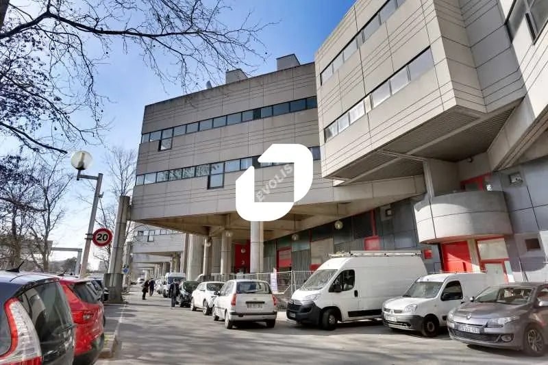 Office in Saint-Denis to rent Building Photo- Image 1 of 8