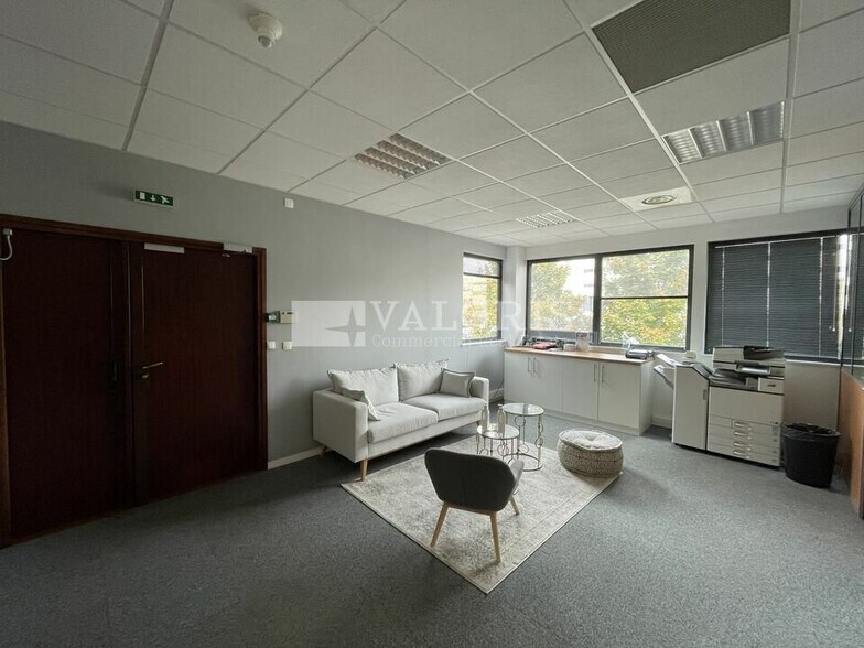 5 Allée Des Séquoias, Limonest for sale - Interior Photo - Image 2 of 9