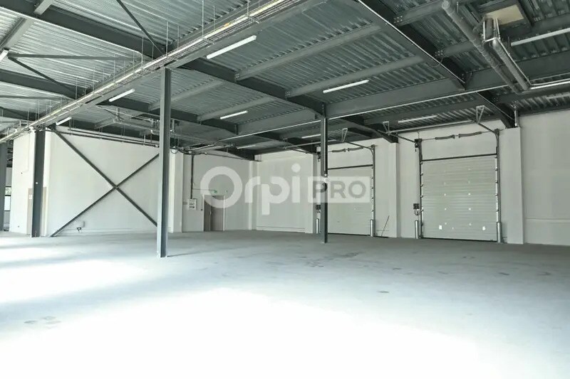 27 Chemin Des Peupliers, Dardilly to rent - Interior Photo - Image 1 of 36