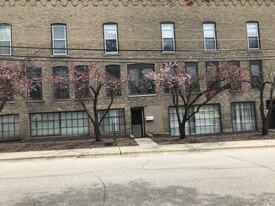 11-17 N Union St, Elgin IL - Commercial Property