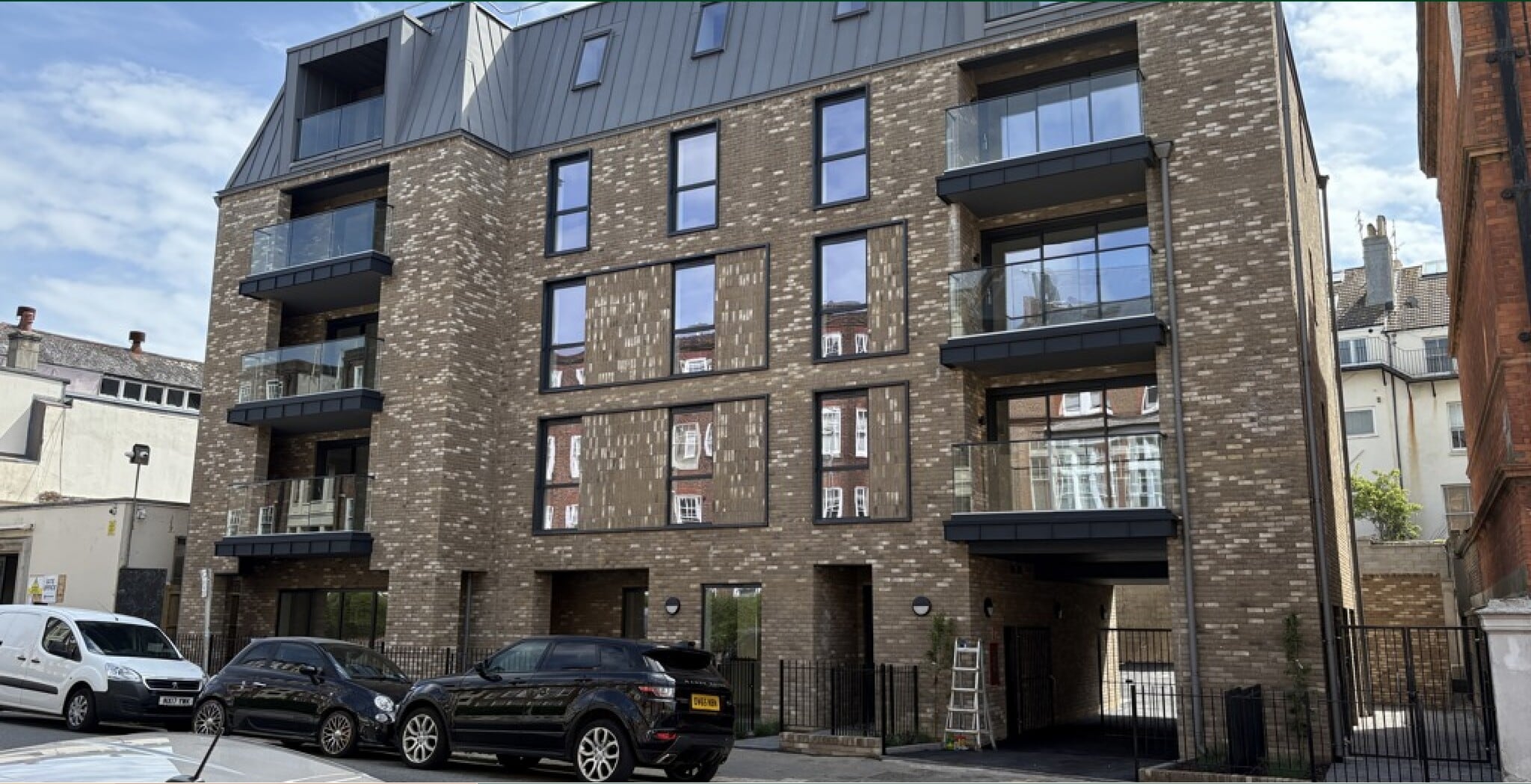 77 Holland Rd, Hove to rent Building Photo- Image 1 of 8
