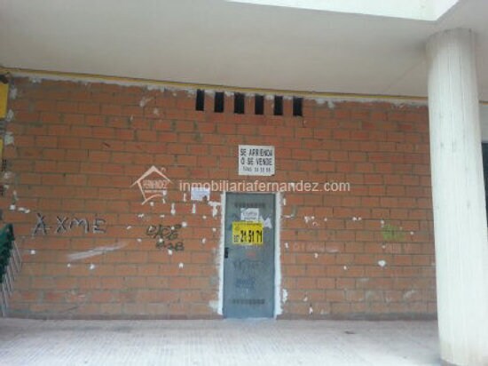 Retail in Cáceres, Cáceres to rent Building Photo- Image 1 of 3