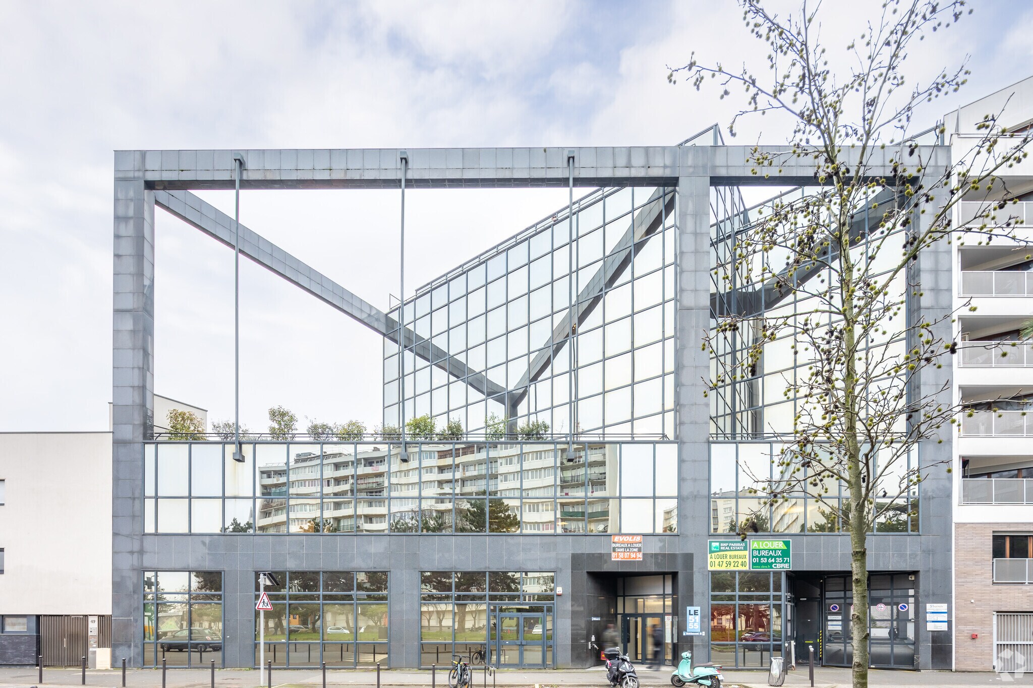 Office in Ivry-sur-Seine to rent Primary Photo- Image 1 of 3