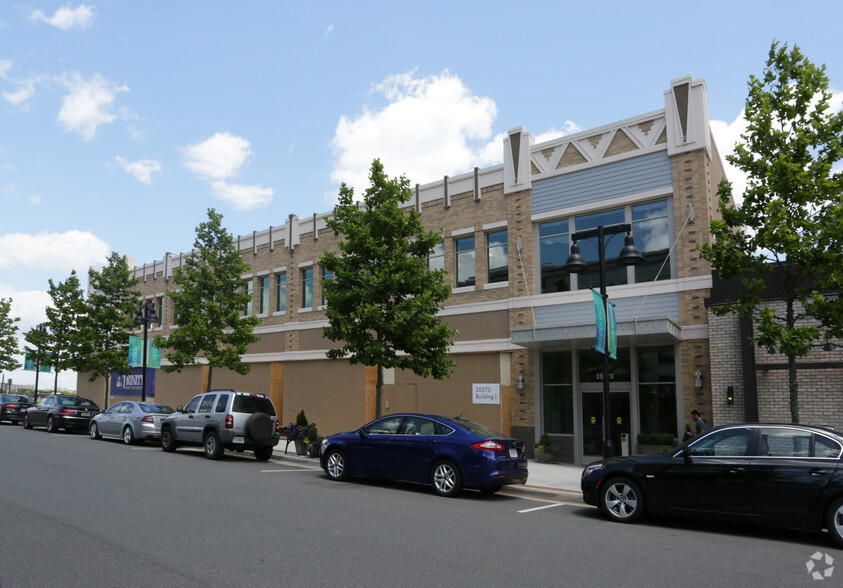 20370 Exchange St, Ashburn, VA for rent - Building Photo - Image 3 of 4