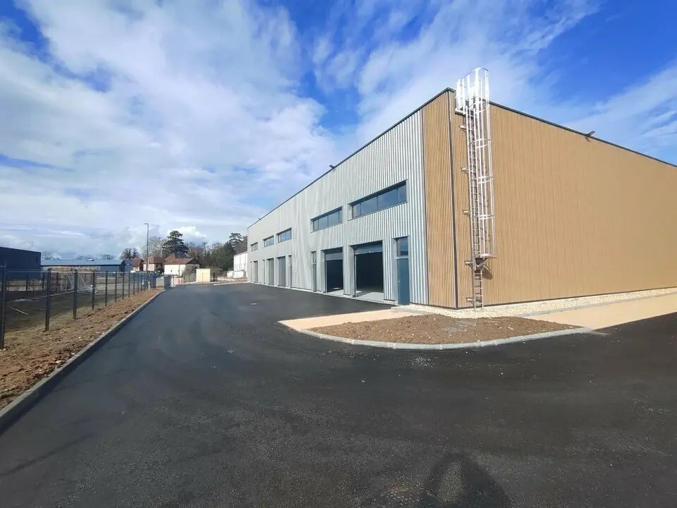 Vente Local d'activités 400 m² - Photo 1