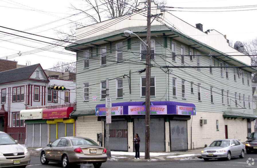 742 Lyons Ave, Irvington, NJ for sale - Primary Photo - Image 1 of 1