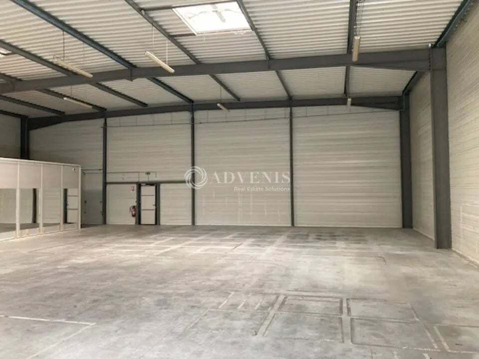 Location Local d'activités 480 m² - Photo 1