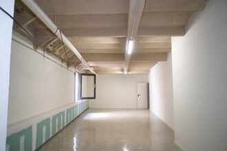 Retail in Barcelona, Barcelona to rent Interior Photo- Image 2 of 14