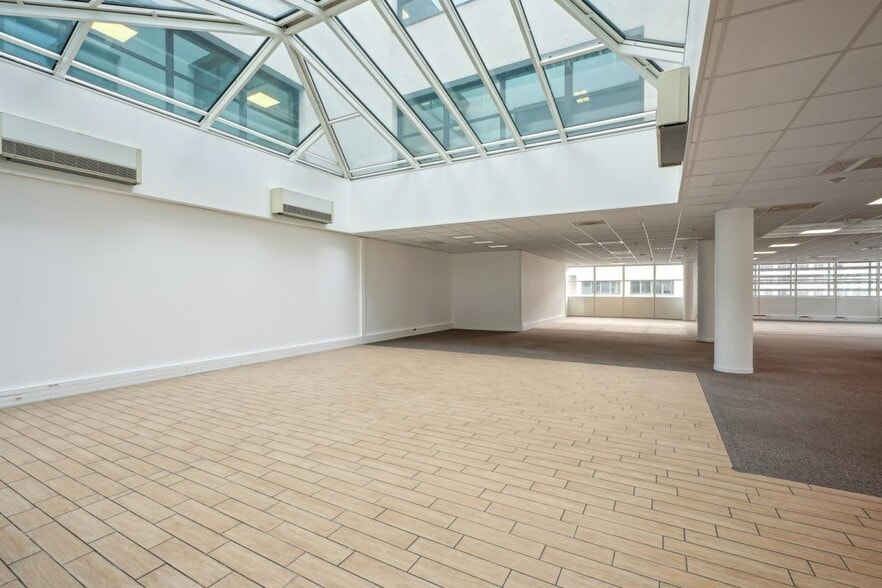 Office in Lyon to rent - Interior Photo - Image 2 of 25