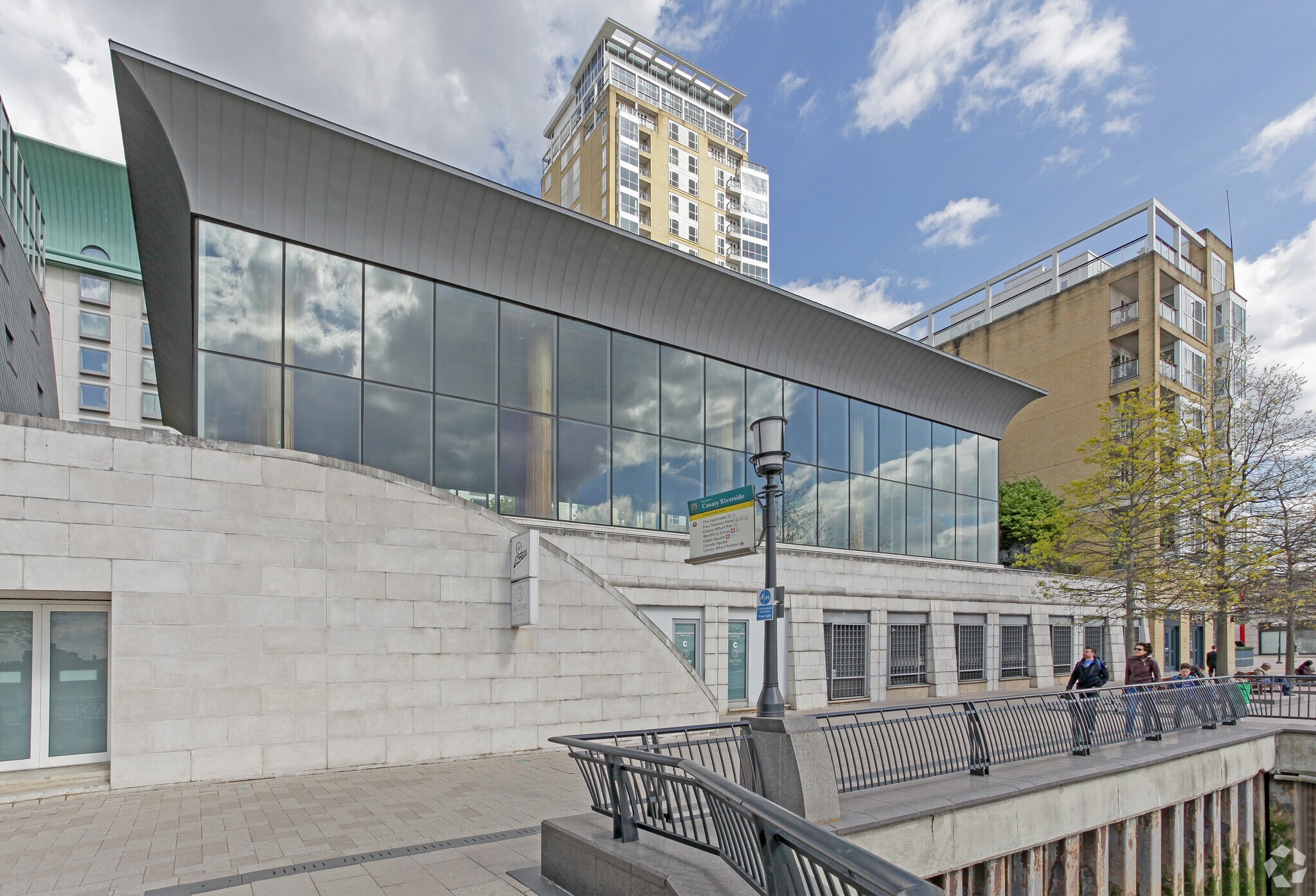 34 Westferry Circ, London for sale Primary Photo- Image 1 of 1