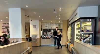 Merrion Way, Leeds to rent Interior Photo- Image 2 of 3