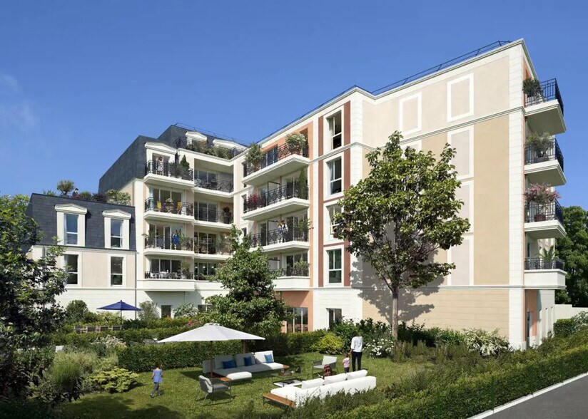 Retail in Chelles to rent - Building Photo - Image 3 of 6