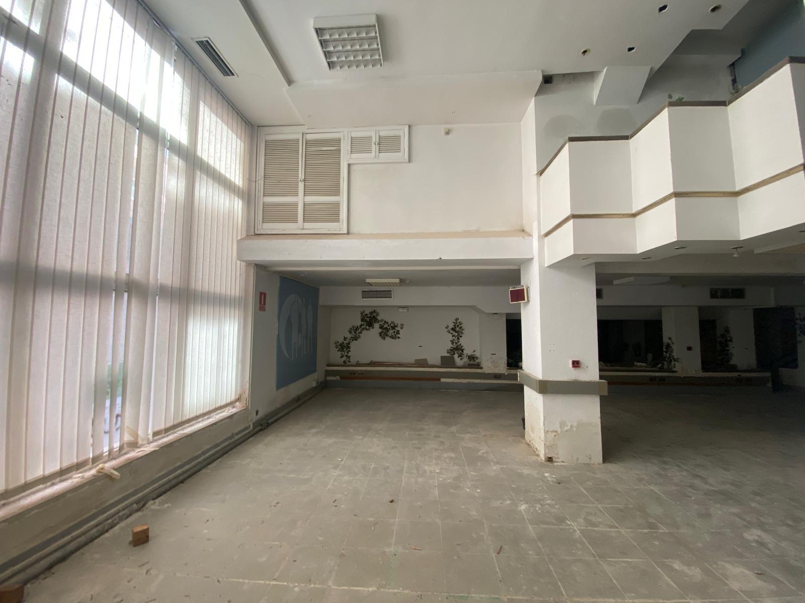 Retail in Cáceres, Cáceres for sale Interior Photo- Image 1 of 31