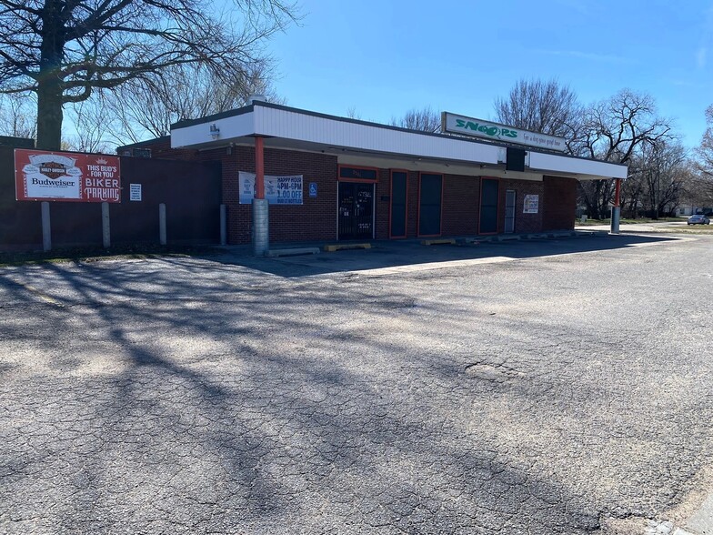 2301 E Mt Vernon St, Wichita, KS for rent - Building Photo - Image 1 of 4