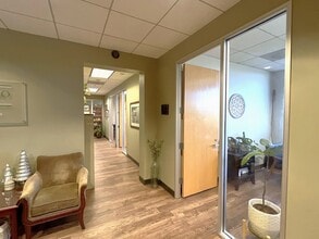 1230 Rosecrans Ave, Manhattan Beach, CA to rent Interior Photo- Image 2 of 15