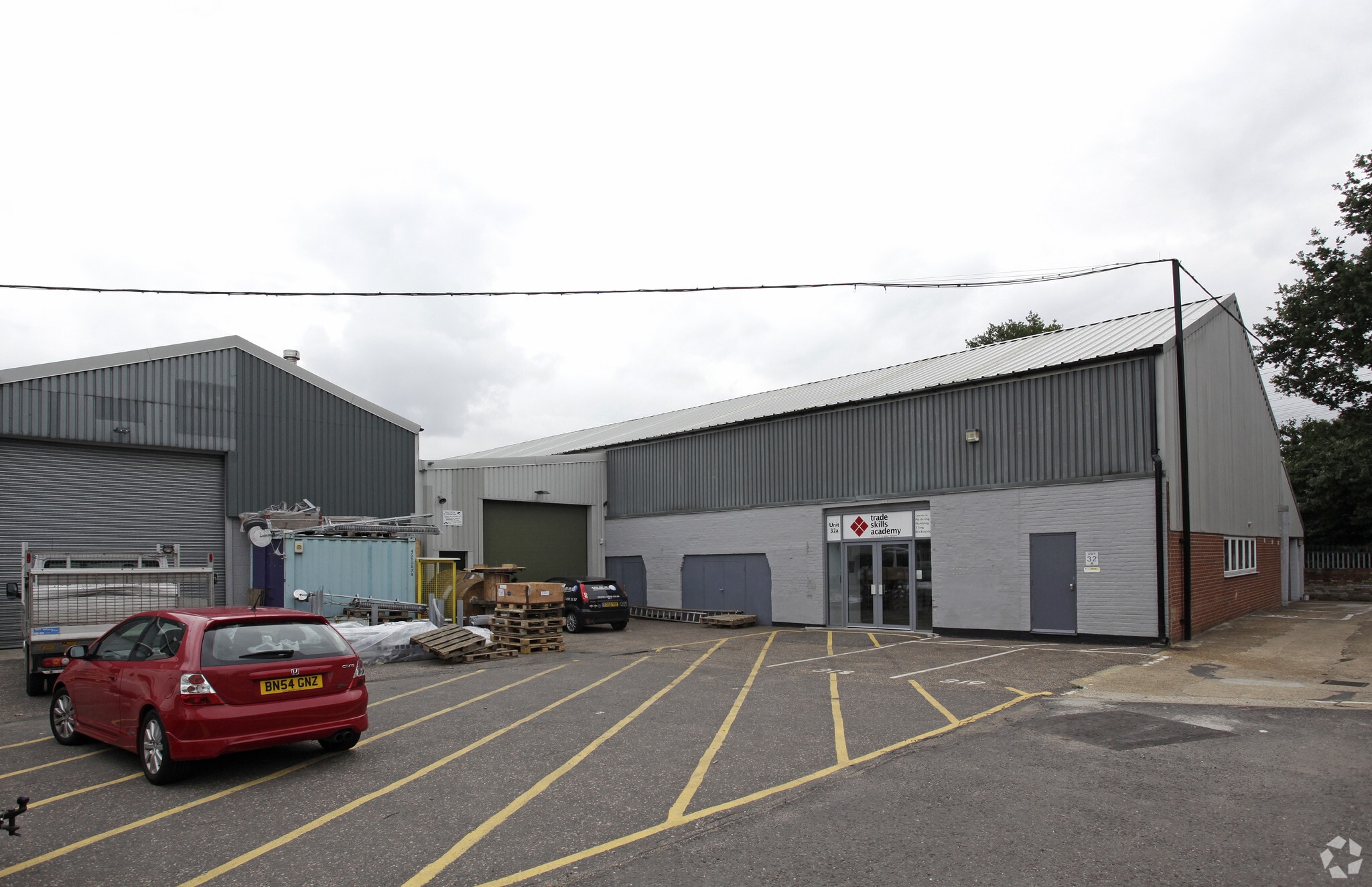 Church Rd, Romford to rent Primary Photo- Image 1 of 5