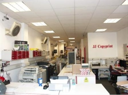 49 Station Rd, London to rent - Interior Photo - Image 2 of 3