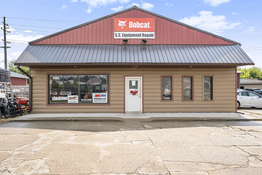 1404 Imlay City Rd, Lapeer, MI for sale - Primary Photo - Image 1 of 31