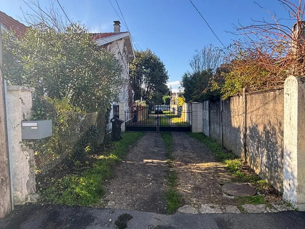 Land in Bordeaux for sale Building Photo- Image 1 of 4