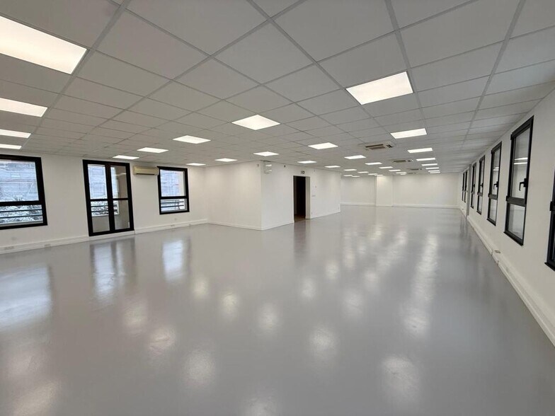 Office in Asnières-sur-Seine for sale - Building Photo - Image 3 of 11