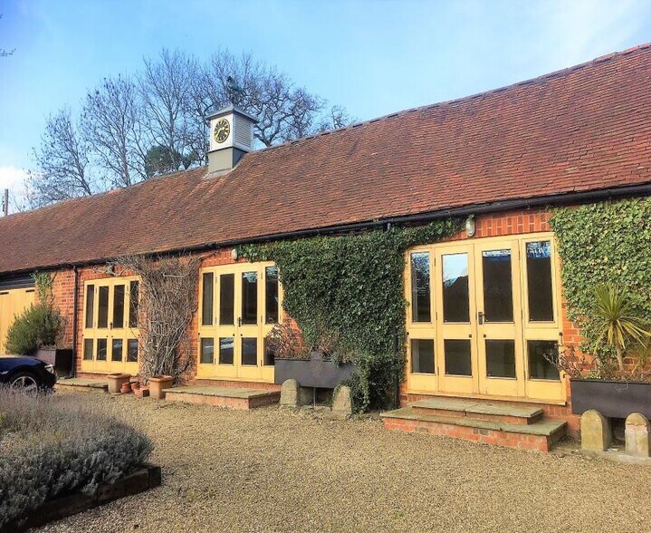 Wyfold Ln, Reading for sale - Primary Photo - Image 1 of 1