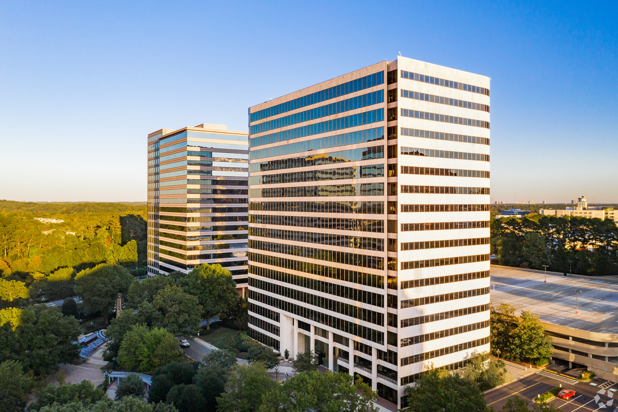 100 Galleria Pky SE, Atlanta, GA for rent Building Photo- Image 1 of 21