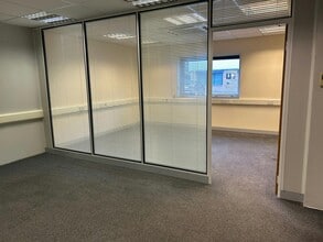 Aragon Rd, Yateley to rent Building Photo- Image 2 of 4