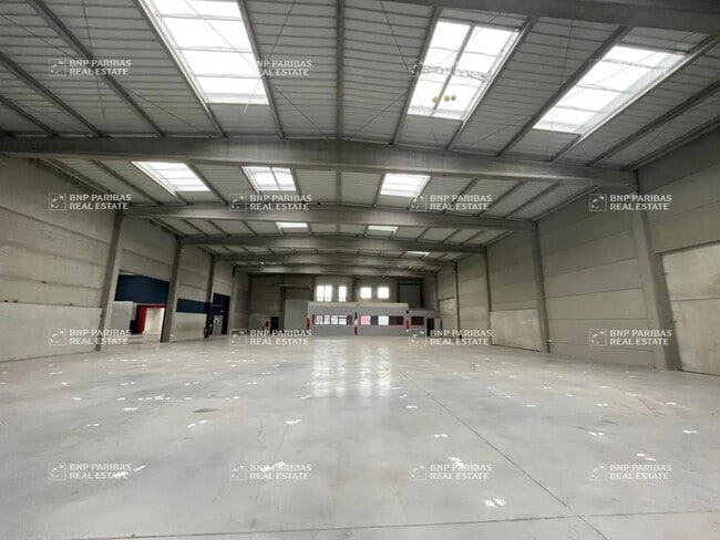Location Local d'activités 458 m² à 1 537 m²