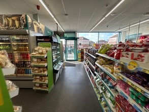 Birk Av, Barnsley to rent Interior Photo- Image 2 of 2