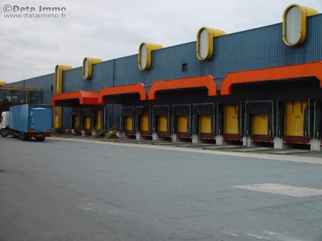 Industrial in Compans to rent - Building Photo - Image 2 of 22