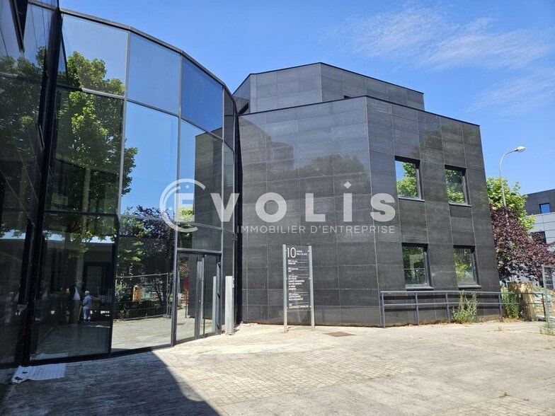 Office in Grigny for sale - Building Photo - Image 1 of 11