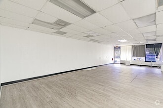 6043 Kimberly Blvd, Fort Lauderdale, FL to rent Interior Photo- Image 2 of 4