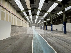 Light Industrial in Villeurbanne to rent Building Photo- Image 2 of 7