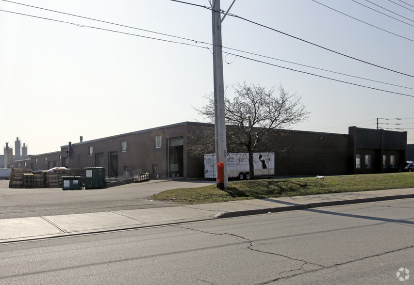 7517 Bren Rd, Mississauga, ON for sale - Building Photo - Image 2 of 3