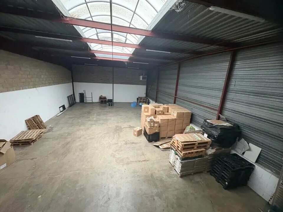 Light Industrial in Collégien to rent Building Photo- Image 1 of 6