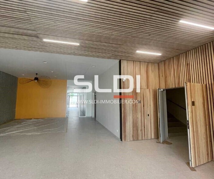 70 A Cours Tolstoï, Villeurbanne to rent - Interior Photo - Image 2 of 9