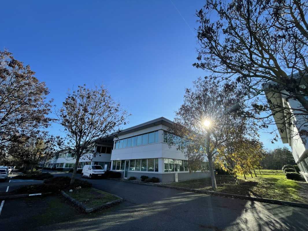 Office in Labège to rent Building Photo- Image 1 of 7