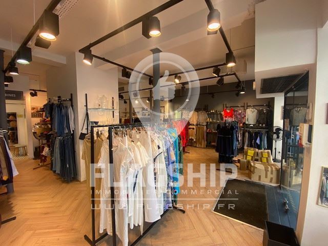 Retail in Paris to rent - Interior Photo - Image 2 of 9